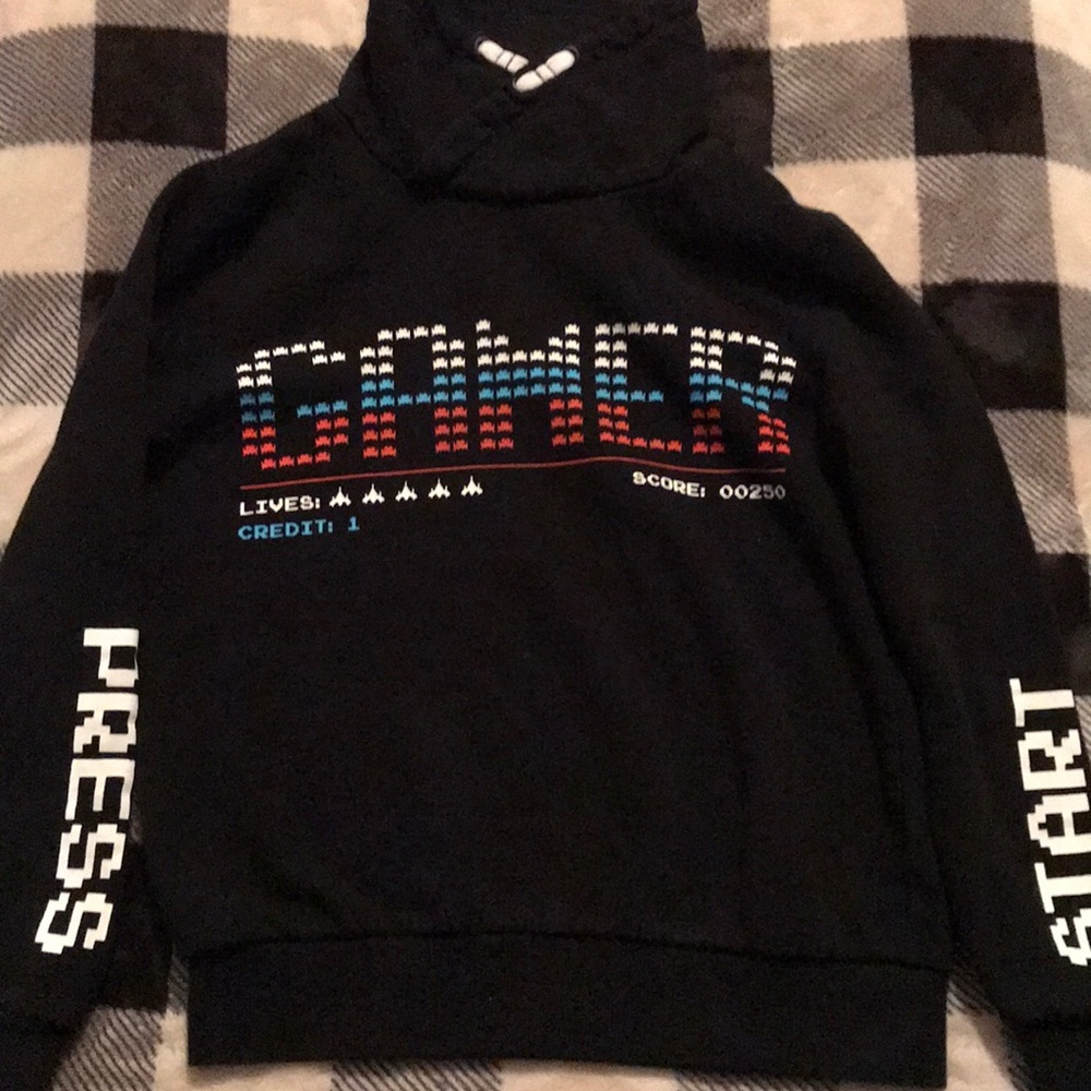 5/$25.  H&M boys gamer sweatshirt
